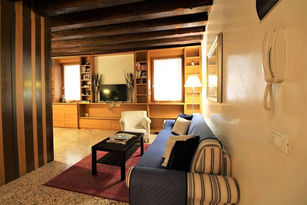San Marco Charming Apartment With Canal View Venice Exterior photo